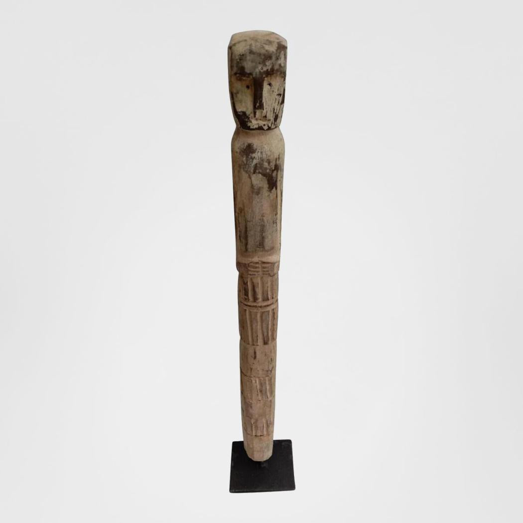 Keeil Sculpture on Stand