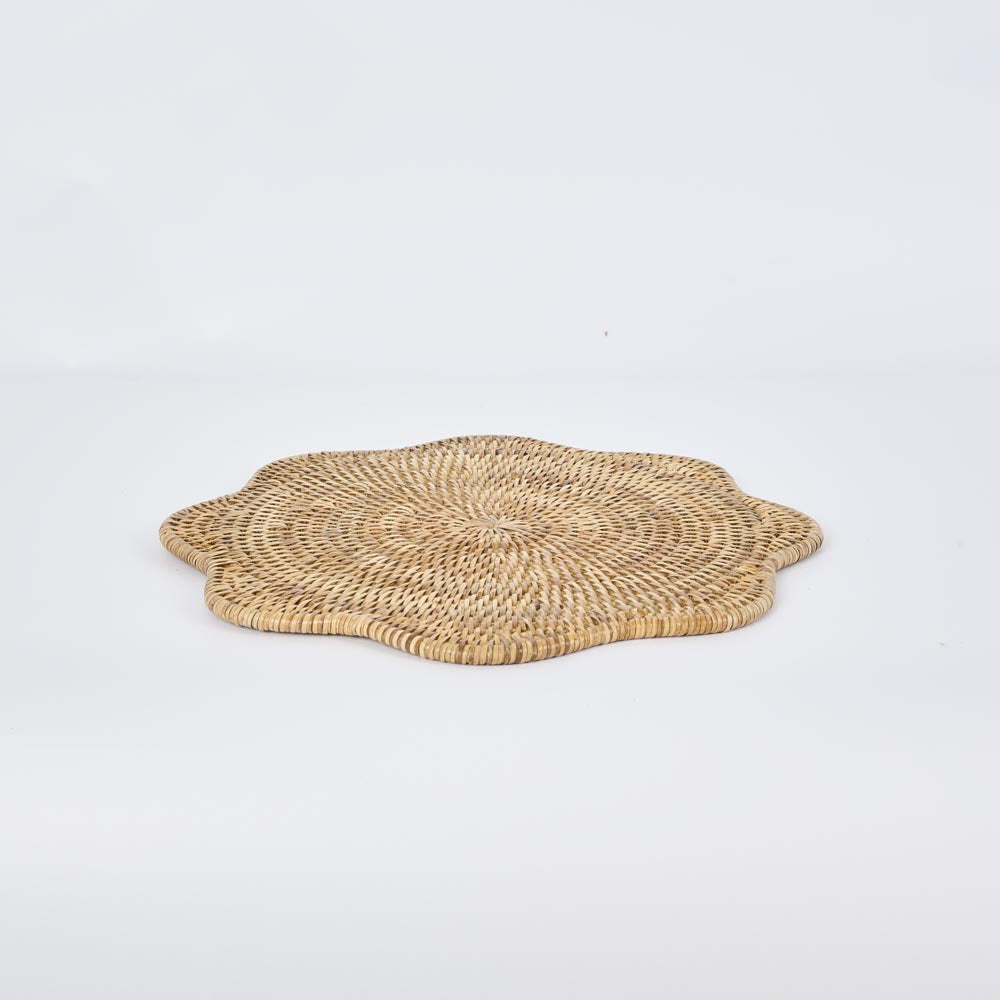 Paume Scallop Rattan Placemat Natural