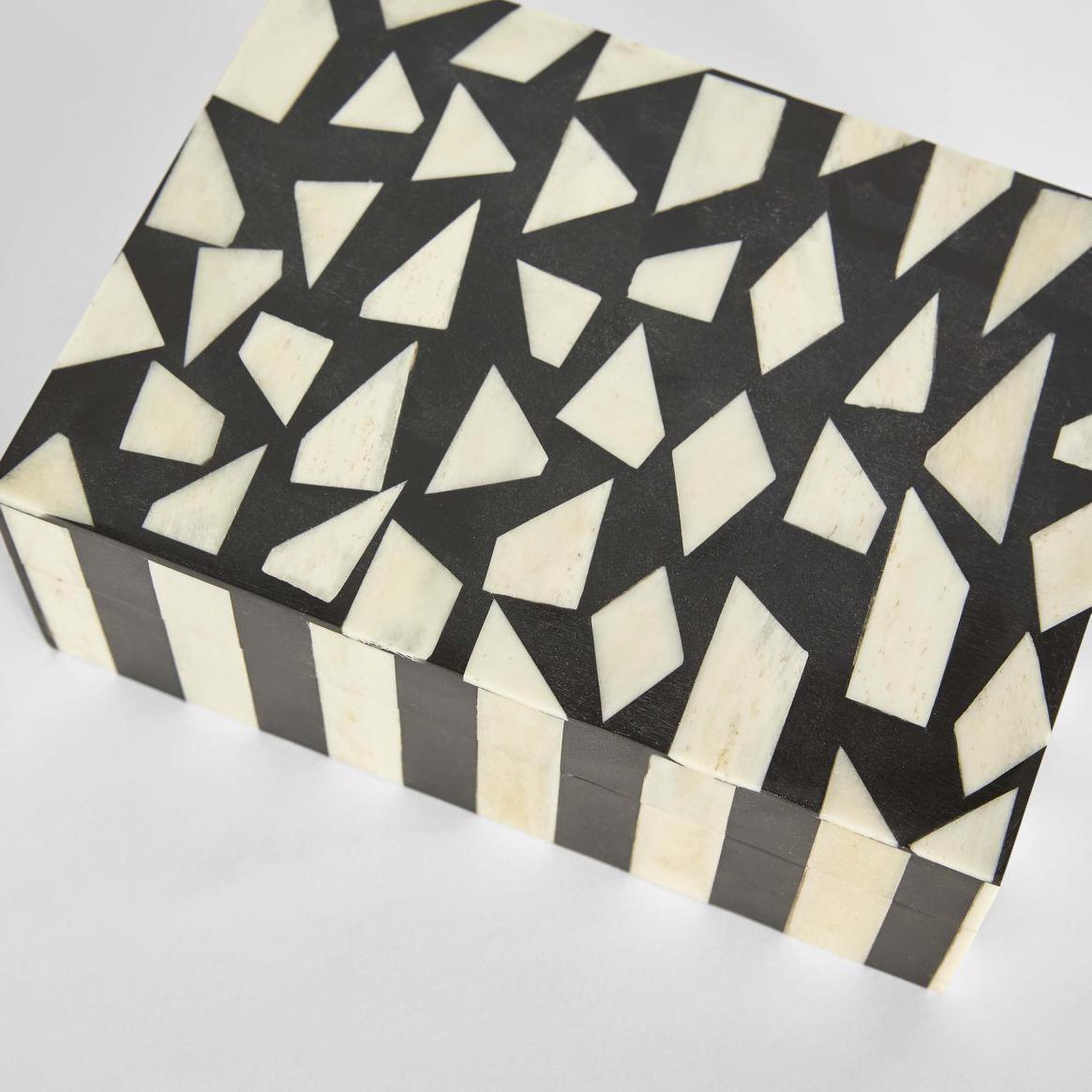 Neve Bone Inlay Trinket Black & White