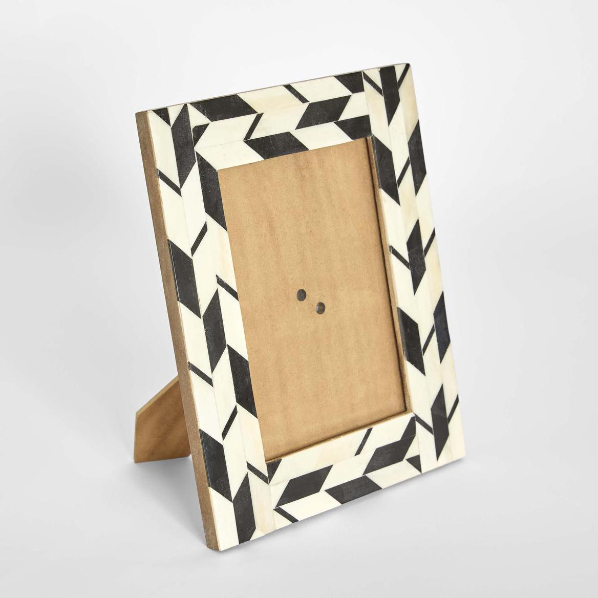 Ona Bone Inlay 5 x 7  Photo Frame Black & White