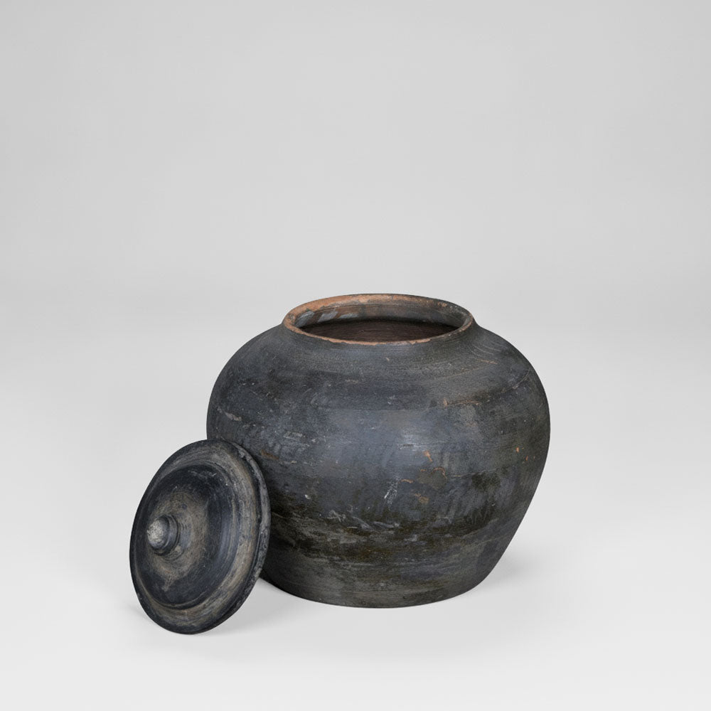 Shanxi 120 Year Terracotta Pot With Cap Small