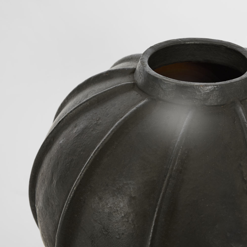 Agun Round Vase