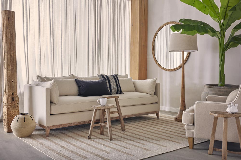 Lancia Large - Light Natural - Turned Wood Slender Floor Lamp