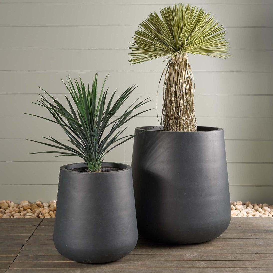 Tran Planter Black