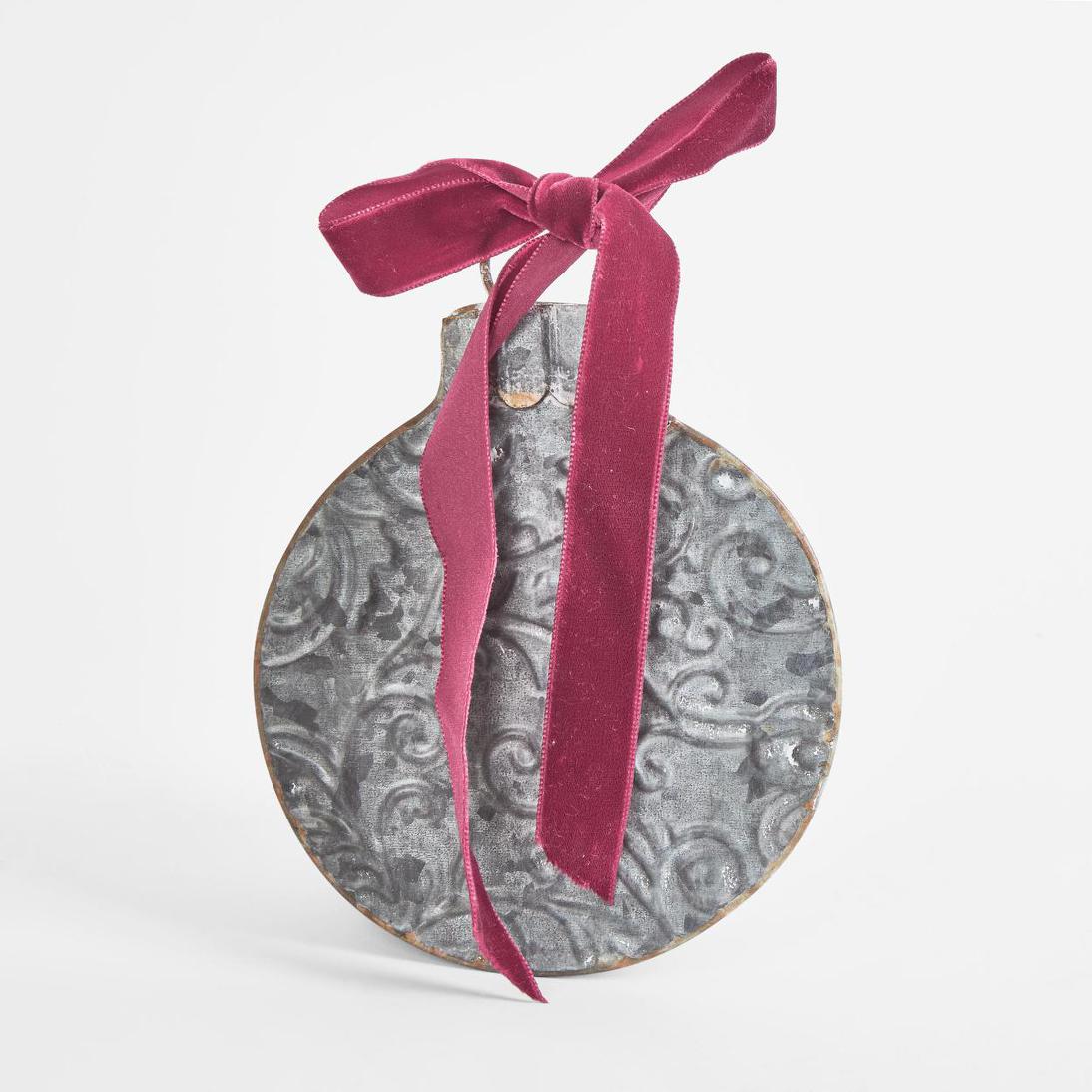 Embossed Bauble 3 pcs