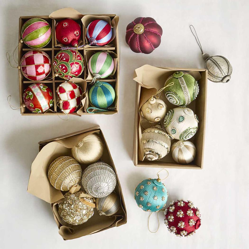 Silk Sequin Bauble Gold 3 pcs
